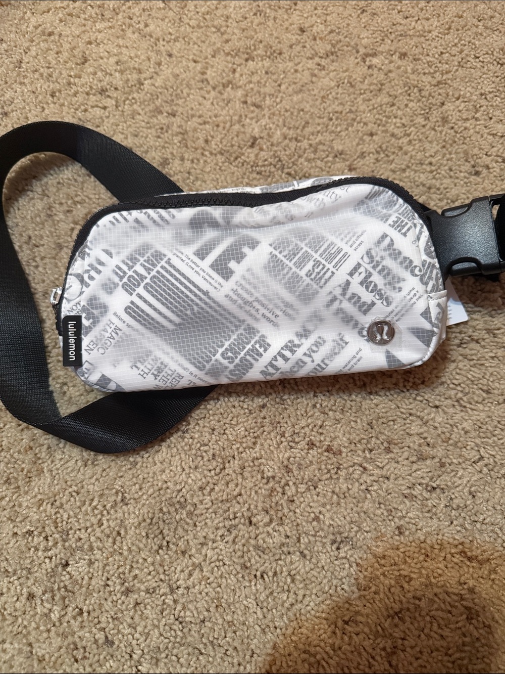 lululemon athletica White and Black Graphic Waist Pack